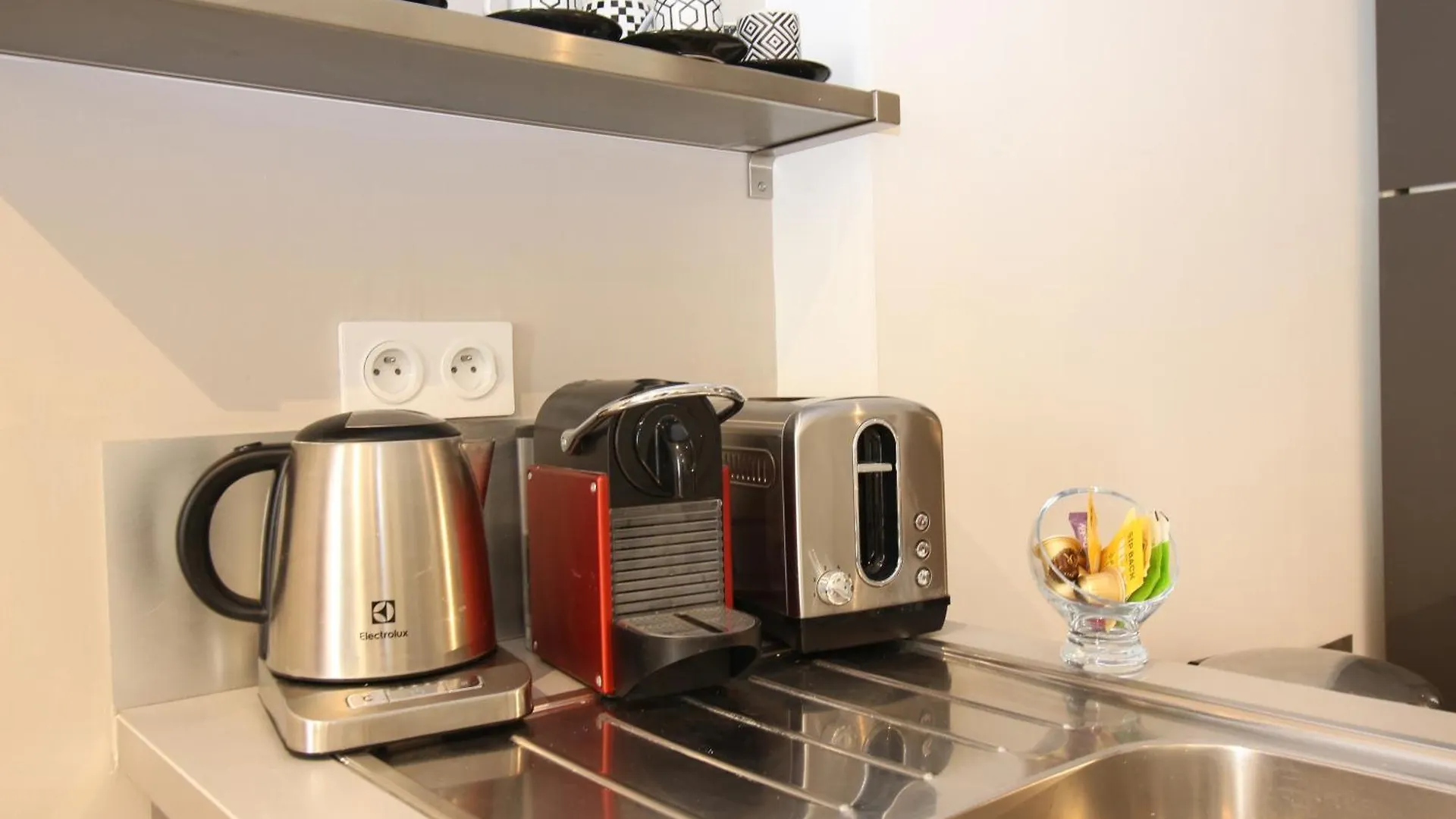 Apartment Nouveaute 2025 - Les Lices 2-Hypercentre-Proche Gare-Wifi Rapide-2P Avignon
