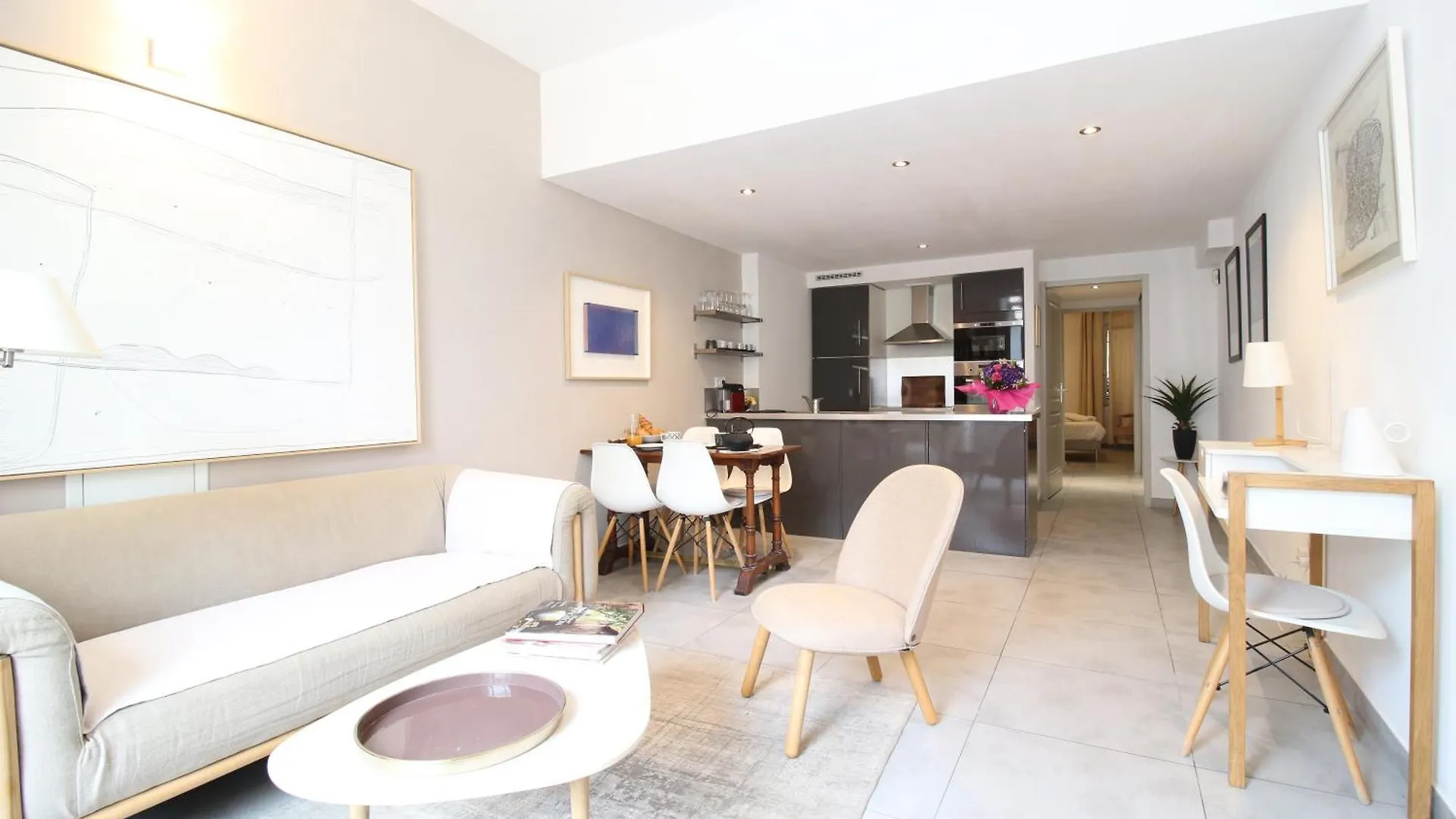 Apartment Nouveaute 2025 - Les Lices 2-Hypercentre-Proche Gare-Wifi Rapide-2P Avignon